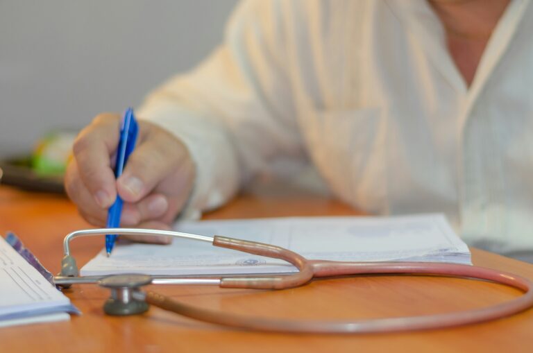 AI Medical Scribes Compared in 2026 — Which One Saves the Most Time?