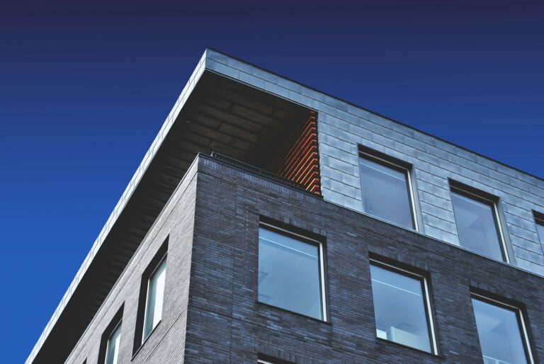 Best AI Tools for Commercial Real Estate Professionals in 2026